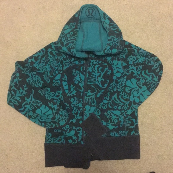 Lulu lemon reversible hoodie - Picture 2 of 3